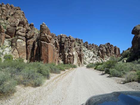 Valley of Faces Road