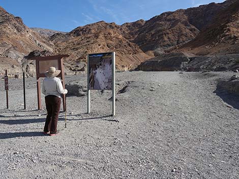 Mosaic Canyon