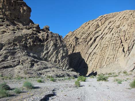 Hole in the Wall Road