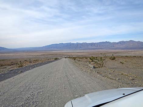 Mosaic Canyon Road